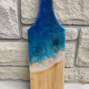 Bamboo and resin serving tray with a sea turtle in lay